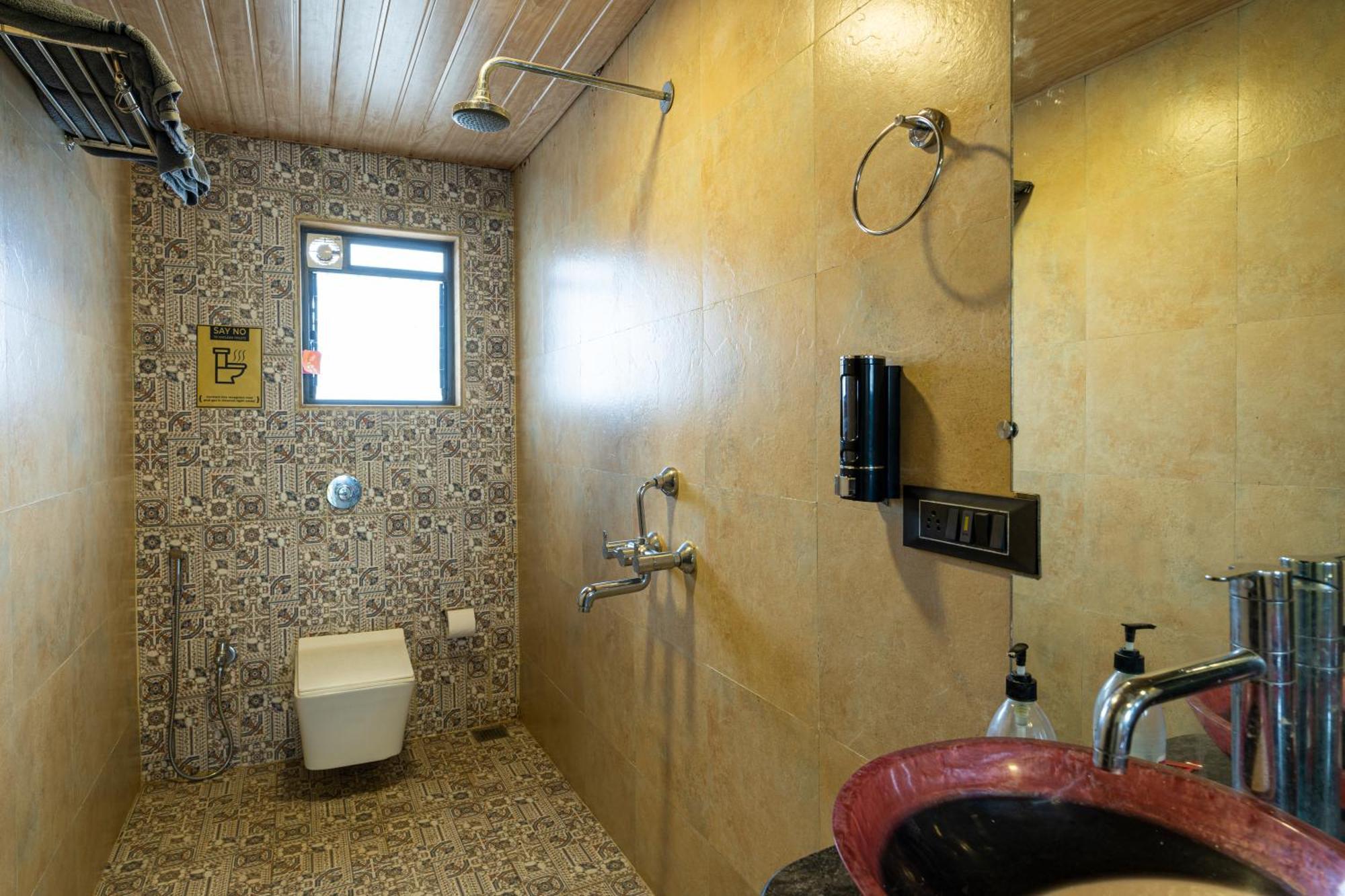 The Hosteller Kasol, Riverside الغرفة الصورة